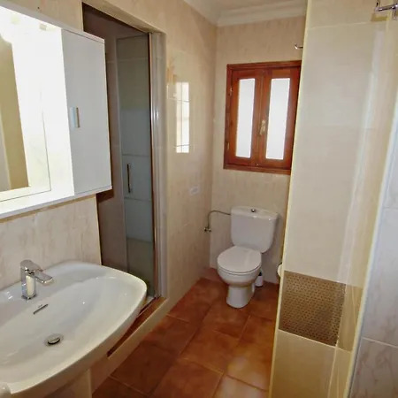 Basetes - With Private Swimming Pool In بيت للعطل كاليبي