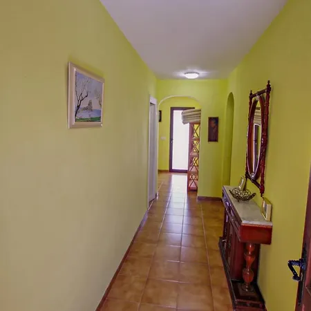 度假居 Basetes - With Private Swimming Pool In